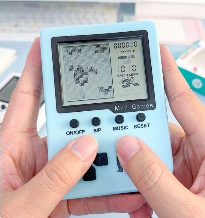 26 In 1 Classic Retro Tetris G - مراجعة Gaming Console Keychain وسعره